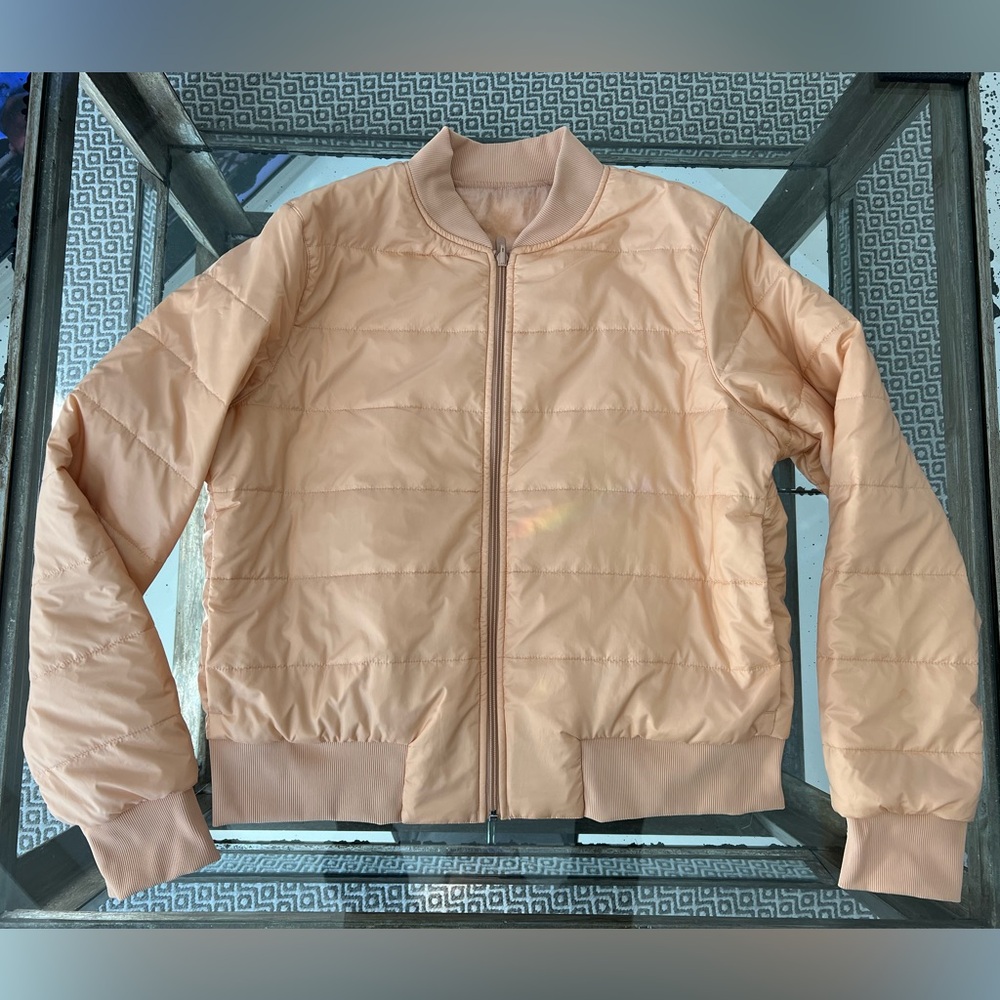 Lululemon Reversible Peach Quilted Bomber Puffer Jacket. Size 12.